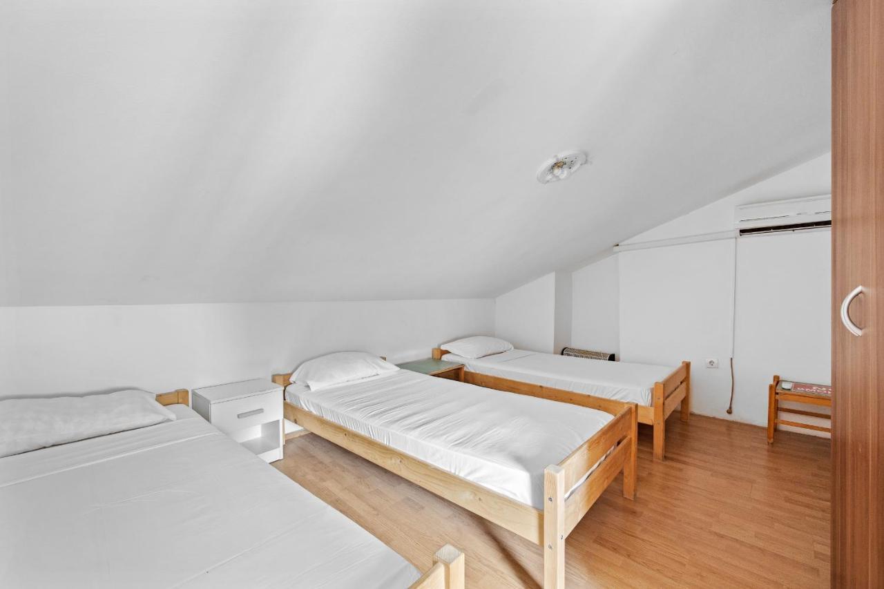 Pula Hostel Extérieur photo