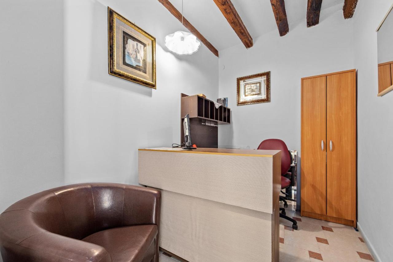 Pula Hostel Extérieur photo